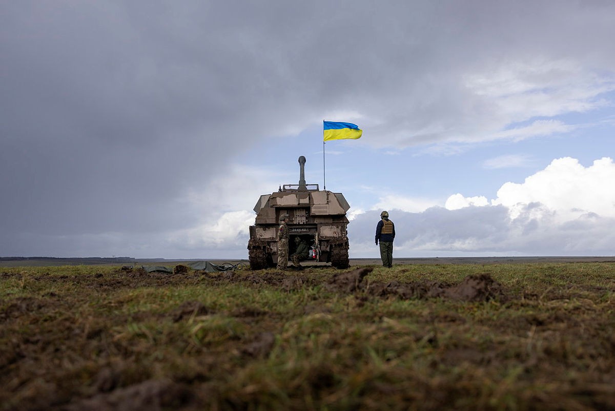 Минобороны Великобритании показало, как украинские военные осваивают САУ AS90 — фото