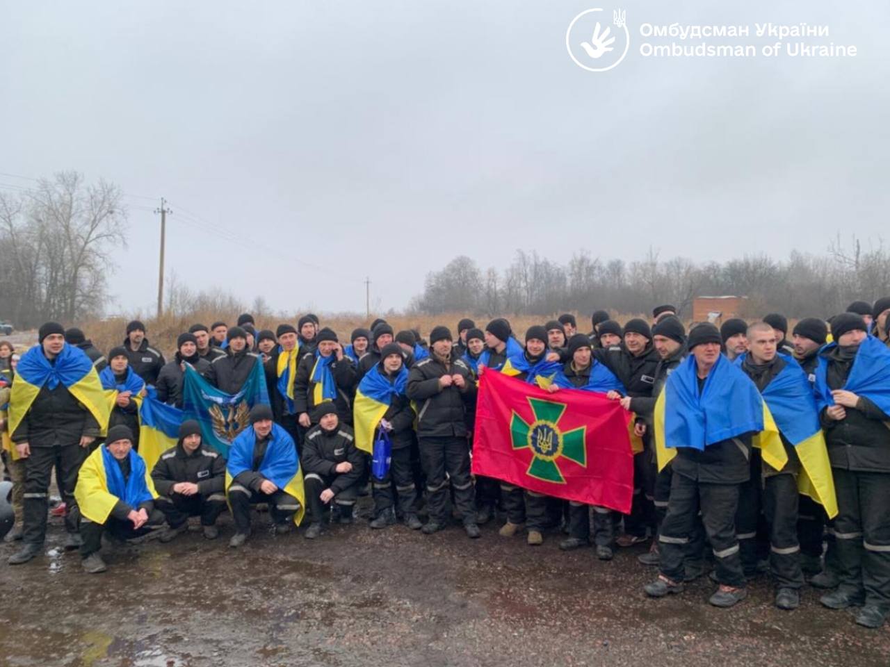 Новая большая биржа. 130 военных вернулись в Украину из российского плена — фото