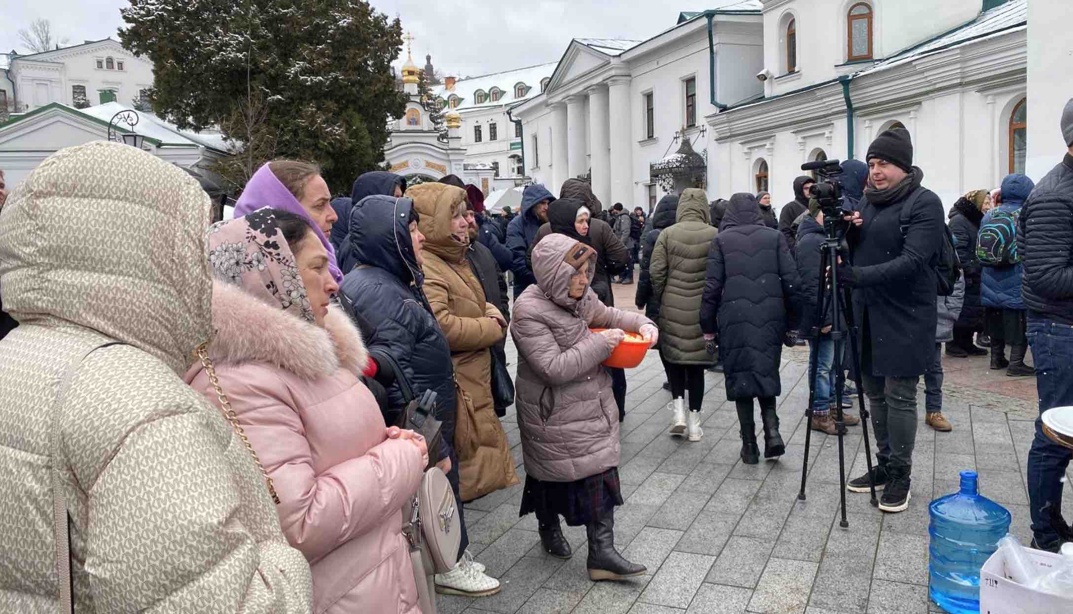 Последний день в Лавре для УПЦ МП, которая не собирается уходить. Что происходит на сайте