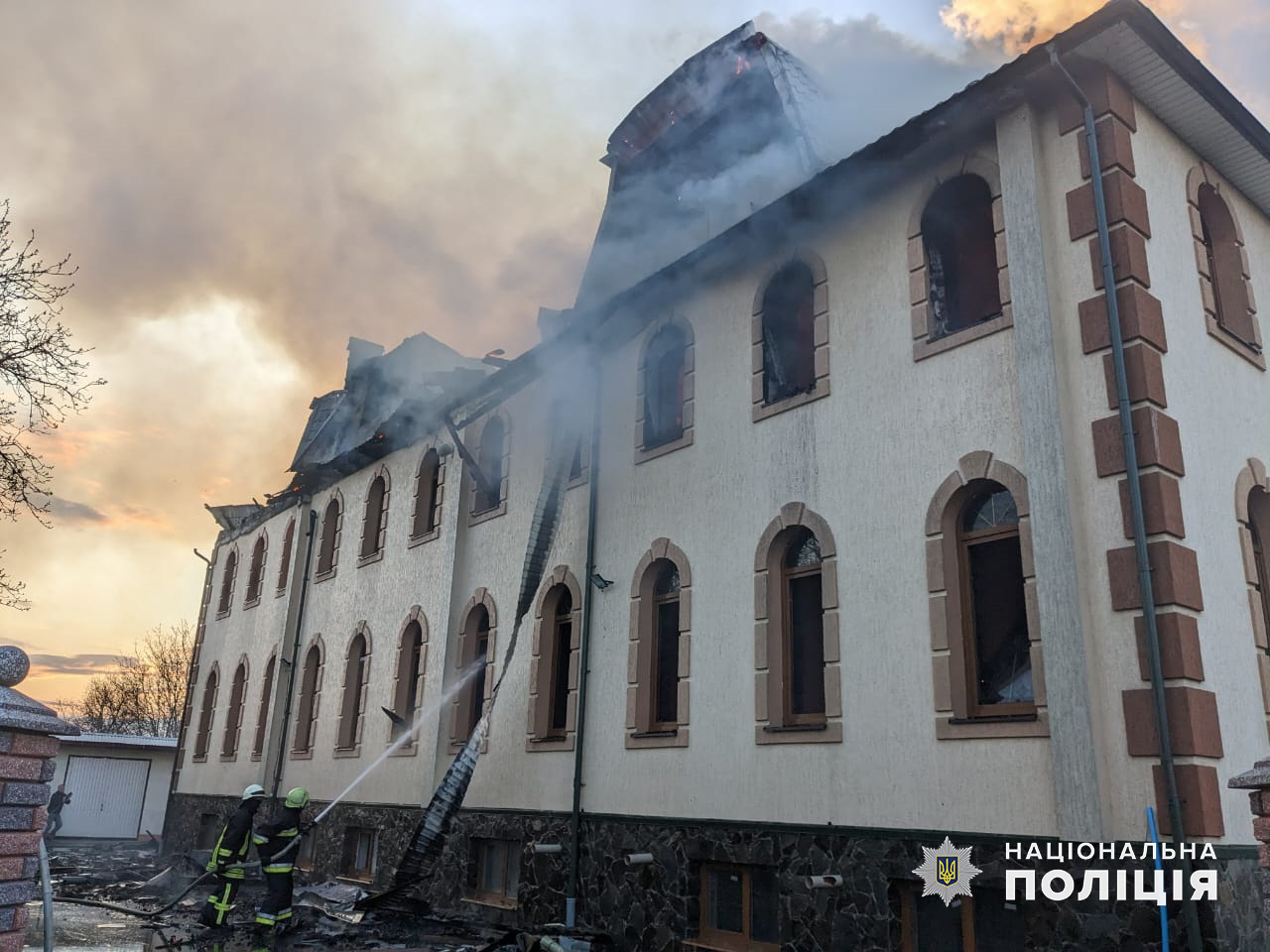 На Буковине загорелся храм УПЦ МП. Полиция сообщает о поджоге, подозреваемый задержан