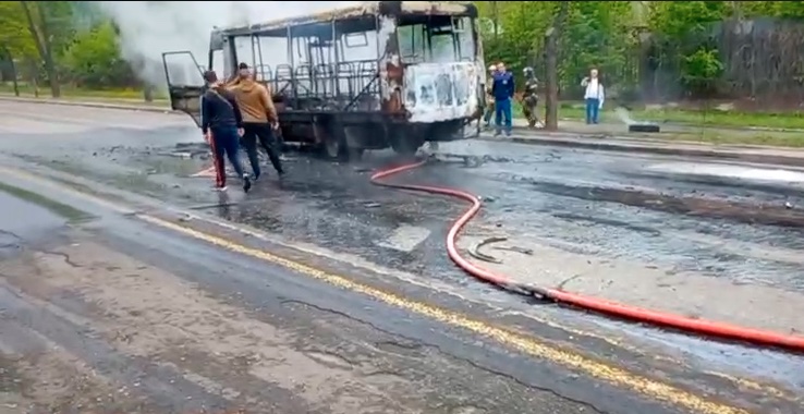 В Донецке сгорел микроавтобус, сообщили оккупанты