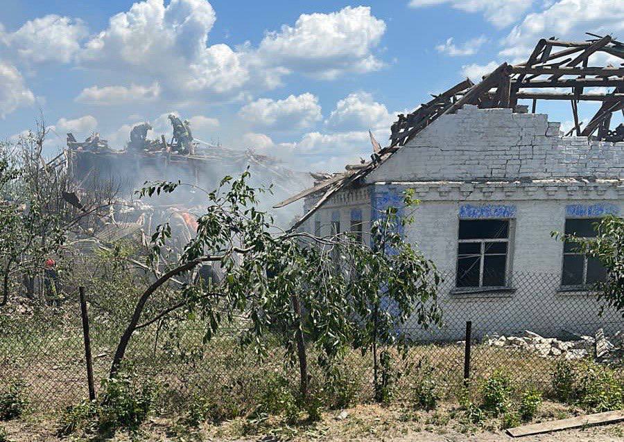 Бить кинжалами в Киеве. В районе повреждены частные дома, есть пострадавшие - фото