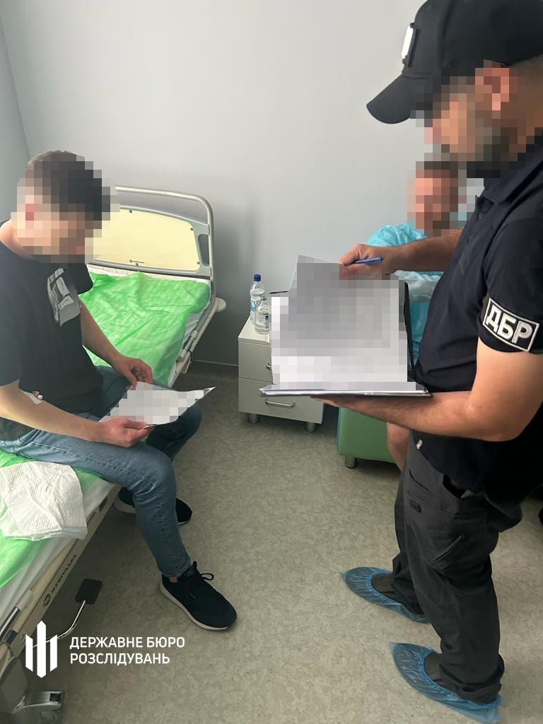 Справки для уклонистов за $10 000: в Киеве главе ВЛК вручили подозрение – фото