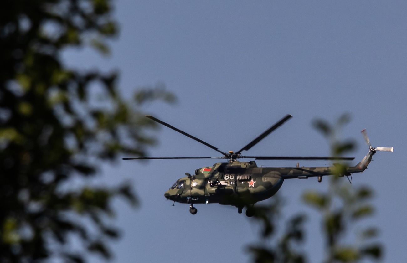 Два беларуских вертолета пересекли польскую границу. Польша приняла ответные меры – фото