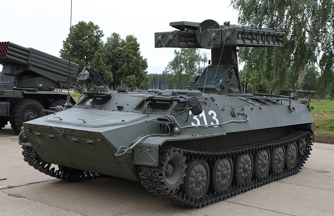 FPV-беспилотник уничтожил российский военный комплекс ПВО «Стрела-10» – видео «фейерверков
