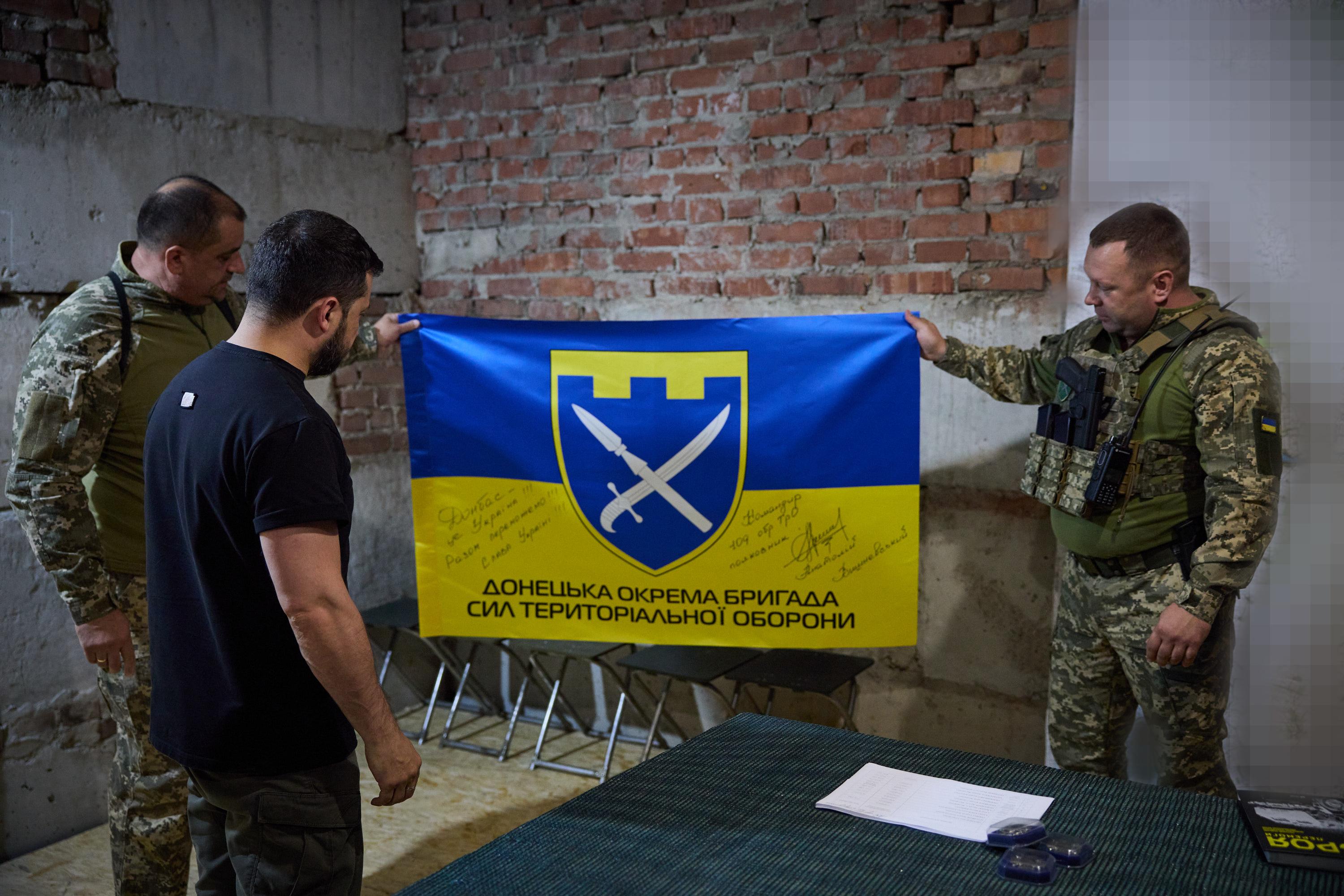 "Все мощные". Зеленский поехал к боевым бригадам ВСУ на Донецкое направление: фото и видео