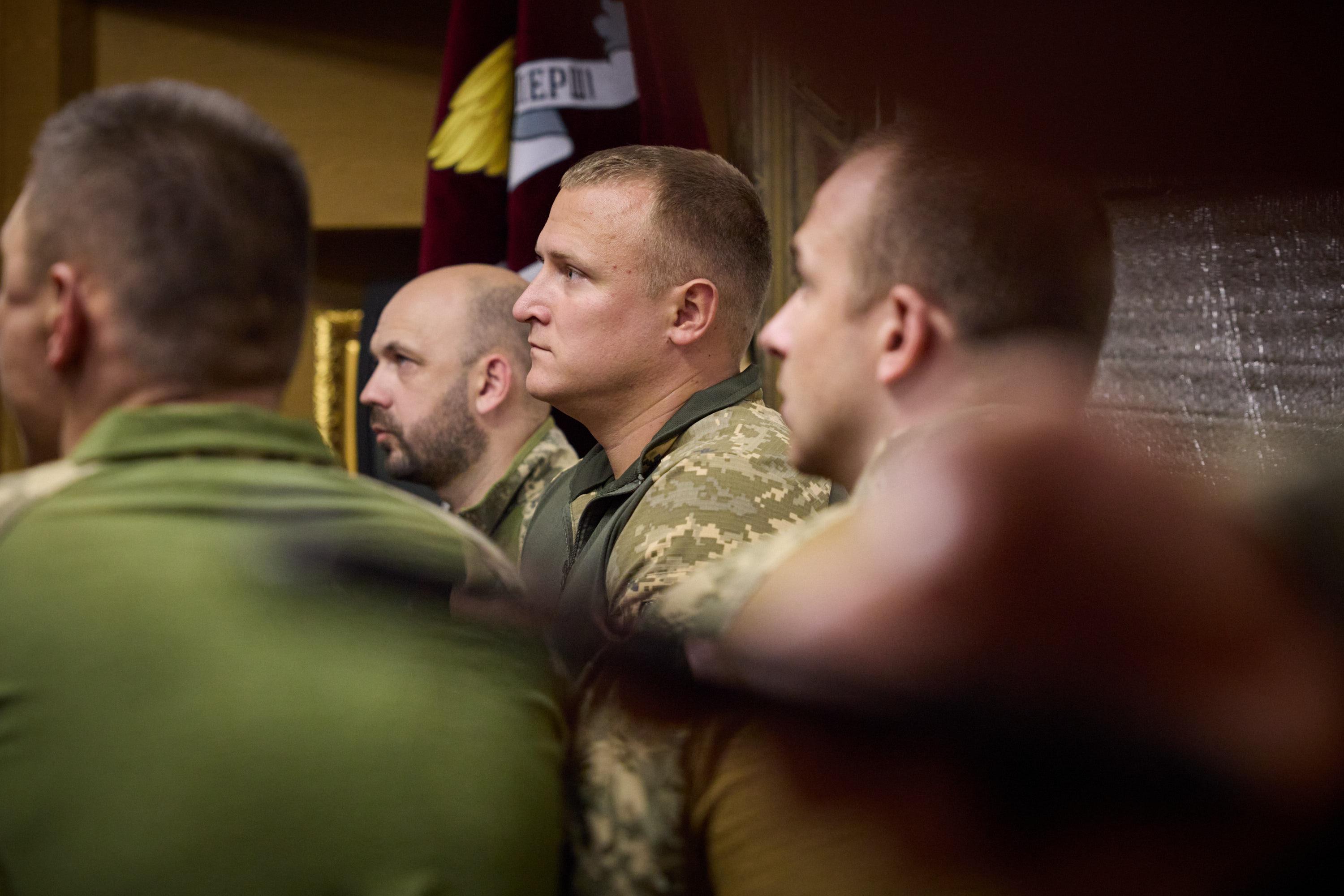 "Все мощные". Зеленский поехал к боевым бригадам ВСУ на Донецкое направление: фото и видео