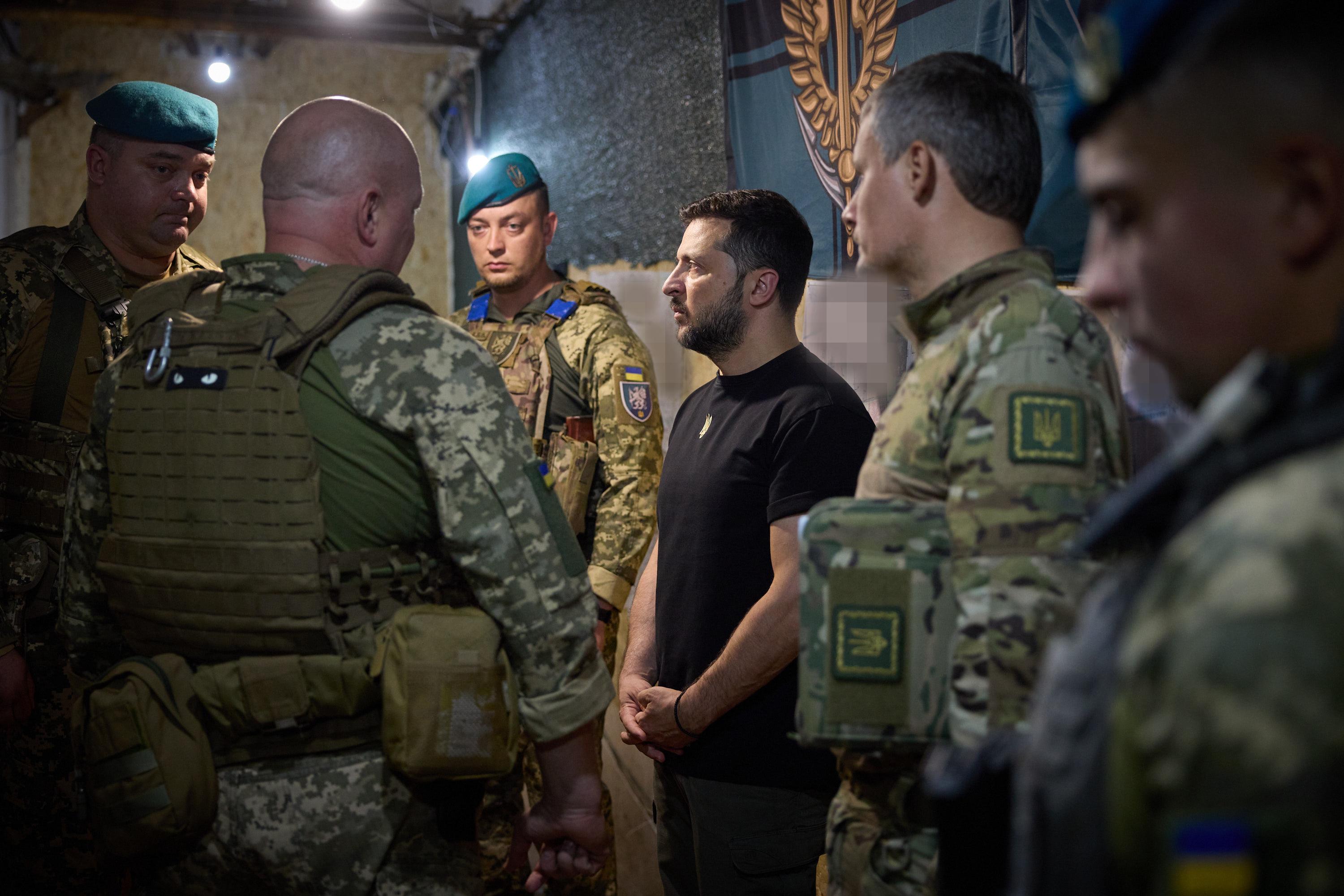 "Все мощные". Зеленский поехал к боевым бригадам ВСУ на Донецкое направление: фото и видео