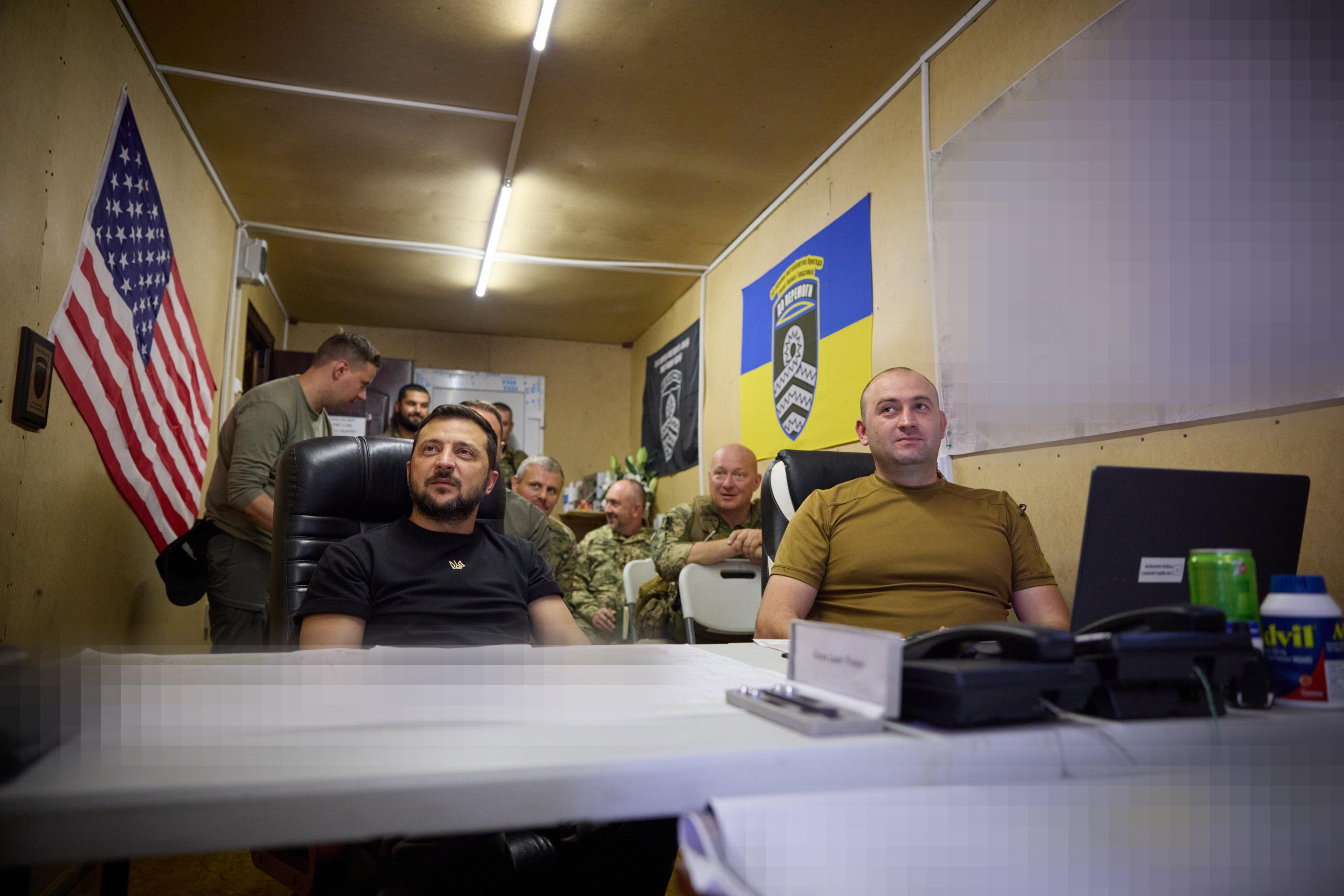 "Все мощные". Зеленский поехал к боевым бригадам ВСУ на Донецкое направление: фото и видео