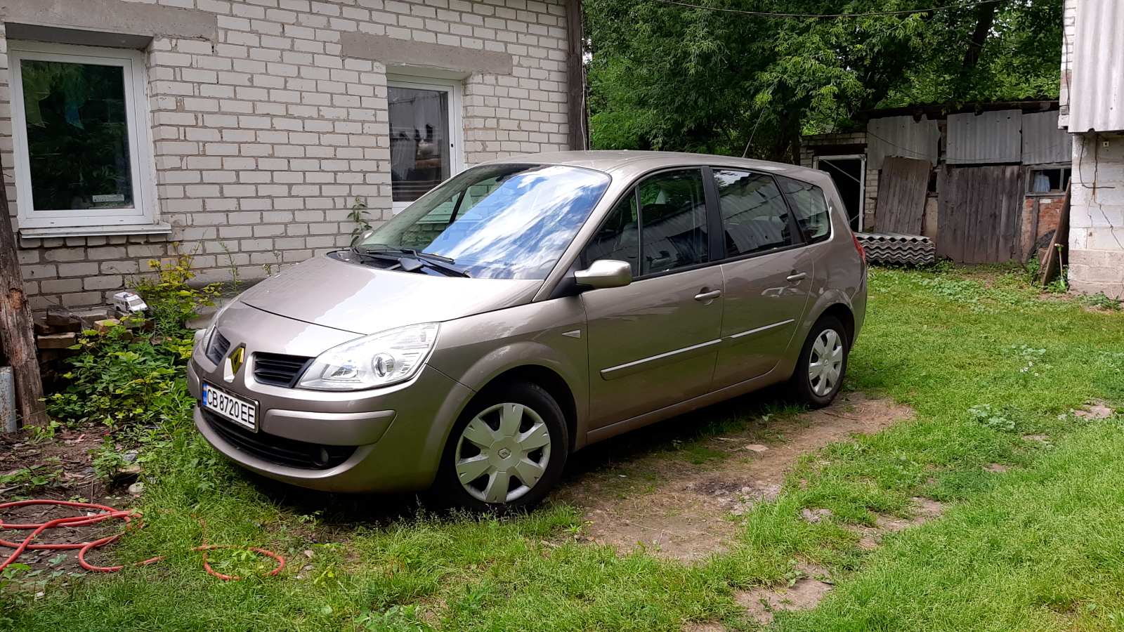 Общую мечту о новеньком авто Анна воплотила уже без мужа. Фото из архива семьи