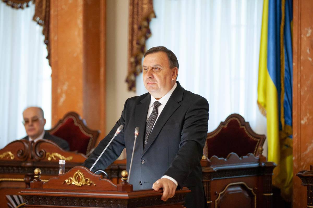 Глава ВС Станислав Кравченко во время заседания Пленума Верховного Суда 6 октября 2023 года