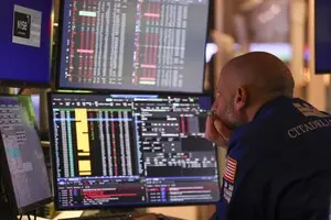 Волатильность облигаций США упала до довоенного уровня: она не учитывает риски, которые могут все изменить &mdash; Bloomberg