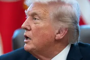 Новый тревожный сигнал для Трампа: американцы все больше недовольны его экономической политикой &mdash; AP